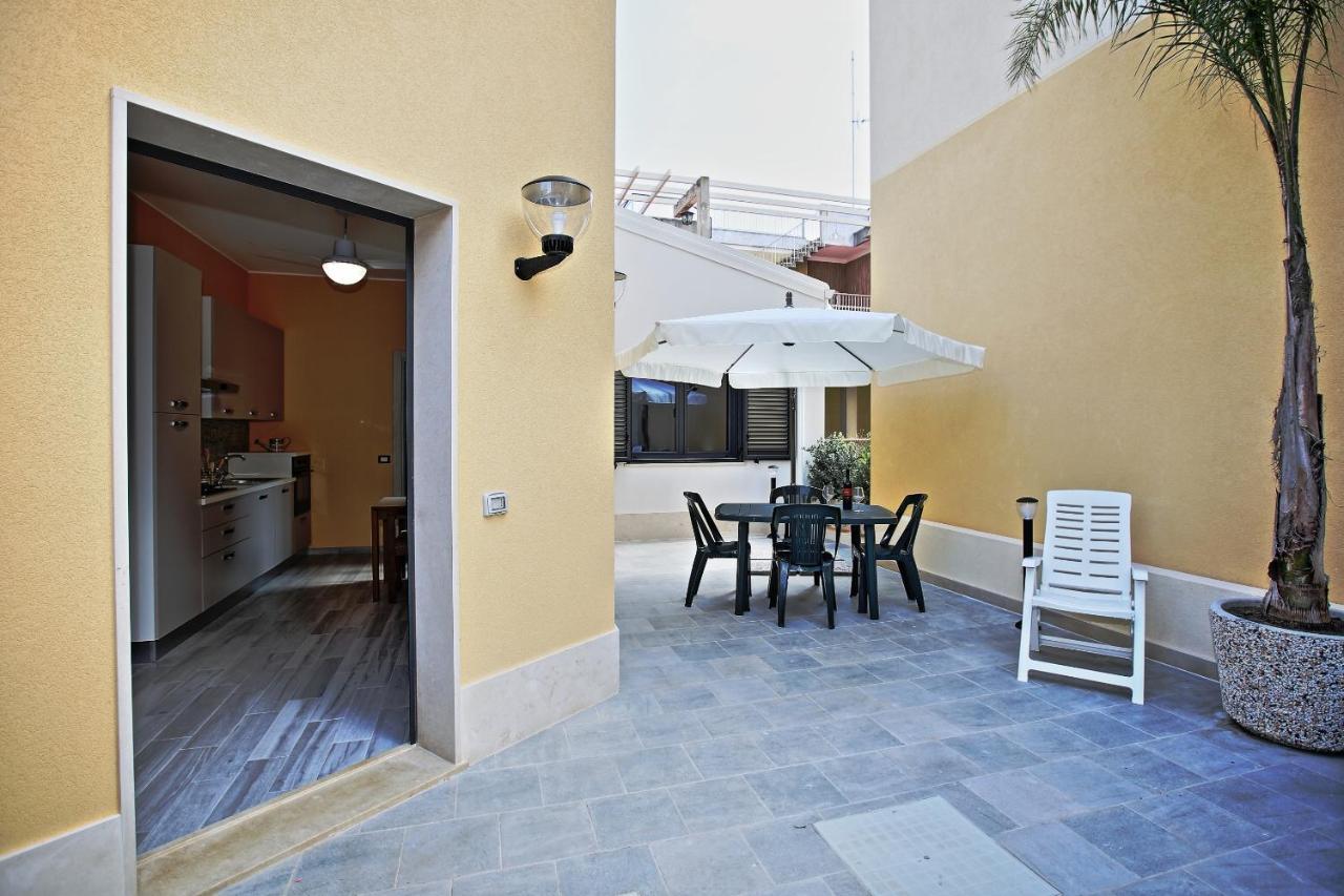Re Sole La Dependance - Casa Vacanza V E N E R E Avola Exterior foto