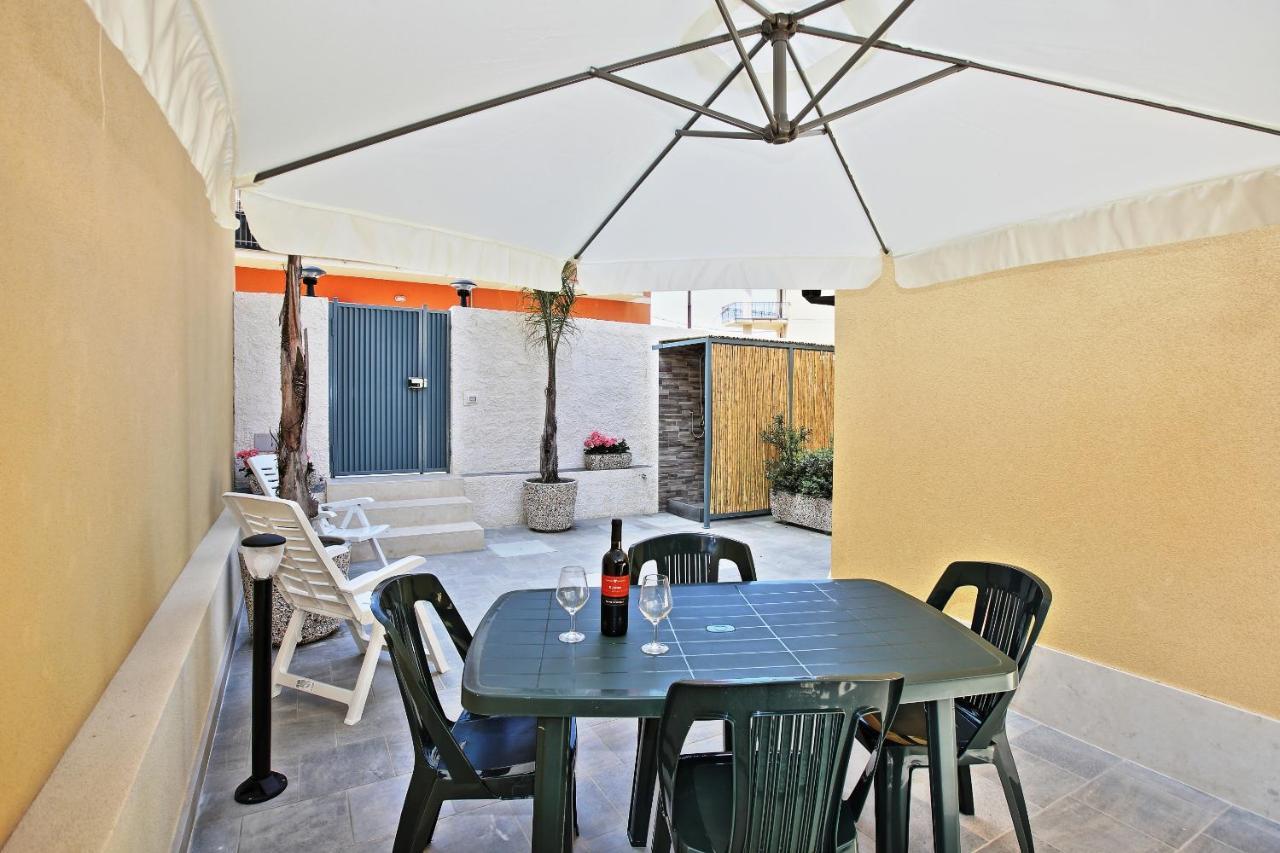 Re Sole La Dependance - Casa Vacanza V E N E R E Avola Exterior foto