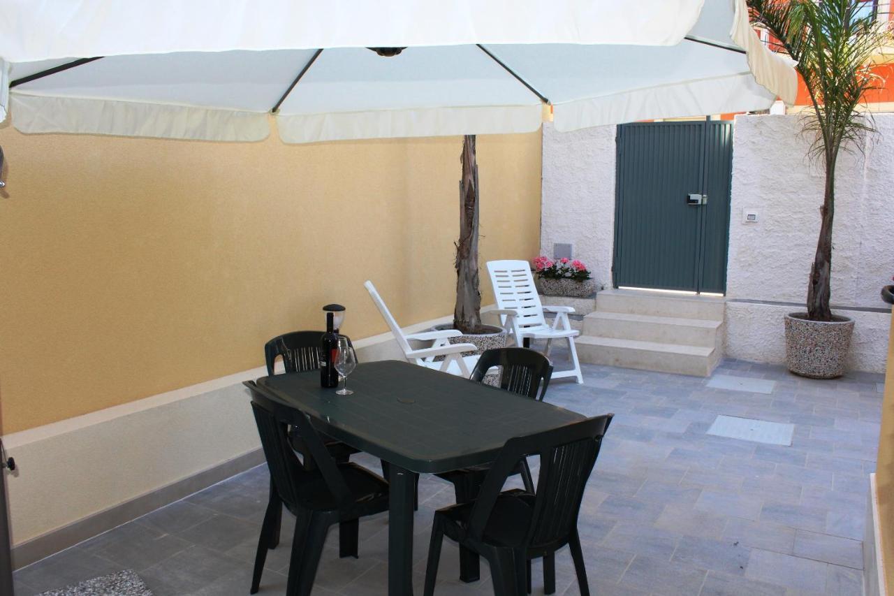 Re Sole La Dependance - Casa Vacanza V E N E R E Avola Exterior foto